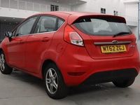 Usado Ford Fiesta Zetec 82 HP (60 kW) 2013 Vermelho Citadino