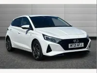 Used Hyundai i20 Premium 100 HP (73 kW) 2021 Polar white Hatchback