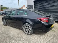 Second-hand Vauxhall Insignia SRi 140 CP (102 kW) 2014 Negru Hatchback