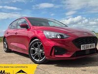 Używany Ford Focus ST-Line 125 KM (91 kW) 2018 Czerwony Hatchback