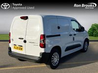 New Toyota Proace 50 kW (68 HP) 2025 White MPV