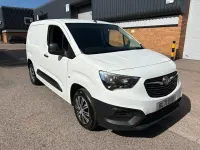 Used Vauxhall Combo 100 HP (73 kW) 2021 White MPV