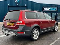 Used Volvo XC70 SE Lux 215 HP (158 kW) 2015 Red Estate