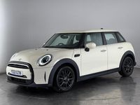 Begagnad Mini Cooper Classic 136 HK (100 kW) 2021 Vit Halvkombi