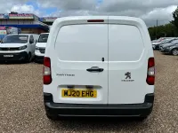 Used Peugeot Partner 131 HP (96 kW) 2020 White MPV