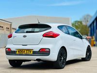 Used Kia ProCeed 98 HP (72 kW) 2015 White Hatchback