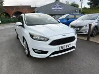 Used Ford Focus Zetec 125 HP (91 kW) 2016 White Hatchback