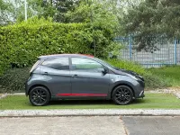 Begagnad Toyota Aygo x-press 68 HK (50 kW) 2018 Grå Halvkombi