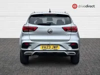 Używany MG ZS Exclusive 111 KM (81 kW) 2023 Srebrny SUV