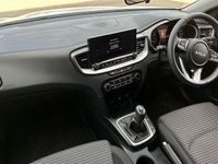 Used Kia Ceed 138 HP (101 kW) 2025 White Hatchback