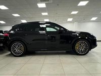 Used Porsche Cayenne Turbo 550 HP (404 kW) 2018 Black SUV