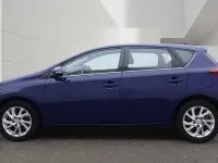 Used Toyota Auris 116 HP (85 kW) 2018 Blue Hatchback