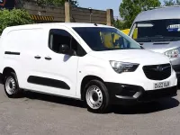 Usado Vauxhall Combo S 100 HP (73 kW) 2022 Branco Monovolume