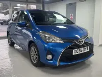 Used Toyota Yaris 99 HP (72 kW) 2017 Blue Hatchback