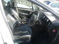 Used Peugeot 308 2008 White Hatchback