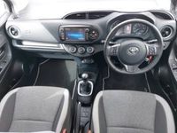 used Toyota Yaris 1.5 VVT-i Y20 5dr [Bi-tone]