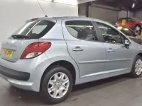 Used Peugeot 207 Active 92 HP (67 kW) 2011 Blue Hatchback