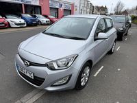 Begagnad Hyundai i20 Active 75 HK (55 kW) 2013 Silver Halvkombi