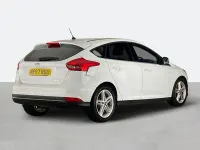 Used Ford Focus Zetec 125 HP (91 kW) 2017 White Hatchback