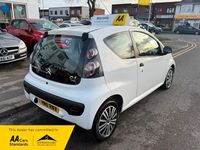Used Citroën C1 VTR Sport 68 HP (50 kW) 2011 White Hatchback
