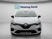 Used Renault Clio V Evolution 145 HP (106 kW) 2023 White Hatchback
