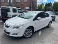 Usado Vauxhall Astra Excite 2011 Blanco Utilitario