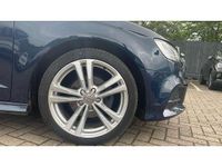 Usado Audi A3 S-Line 150 HP (110 kW) 2018 Azul Sedan
