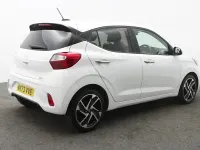 Used Hyundai i10 Premium 84 HP (61 kW) 2023 White Hatchback