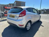 Usado Ford Fiesta Zetec 2011 Prateado Citadino