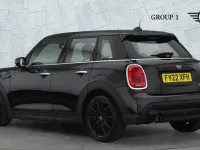 Używany Mini Cooper Exclusive 134 KM (98 kW) 2022 Czarny Hatchback