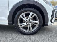 Used VW Taigo R-line 110 HP (80 kW) 2023 White SUV