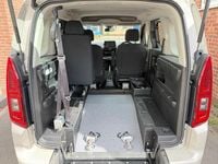 Begagnad Vauxhall Combo S 130 HK (95 kW) 2021 Grå Minibuss