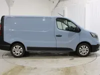 Używany Renault Trafic 2023 Niebieski