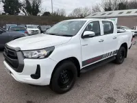 Usado Toyota HiLux Active 150 HP (110 kW) 2023 Branco Pickup