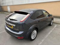 Used Ford Focus Titanium 99 HP (72 kW) 2010 Grey Hatchback