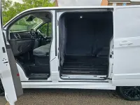 Used Ford Transit Custom Limited 130 HP (95 kW) 2022 White Van