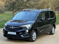 Second-hand Vauxhall Combo 130 CP (95 kW) 2023 Negru Monovolum