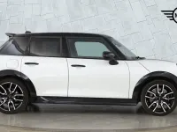 Used Mini Cooper Hatch 154 HP (113 kW) 2024 White Hatchback