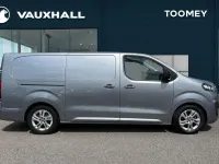 Usado Vauxhall Vivaro Elite 98 kW (134 CV) 2022 Gris Monovolumen