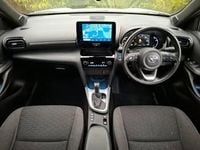 Used Toyota Yaris Hybrid Design 116 HP (85 kW) 2022 White Hatchback