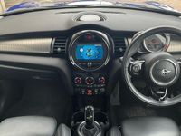 Usado Mini Cooper Exclusive 134 HP (98 kW) 2020 Azul Citadino