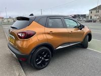 Used Renault Captur Dynamique 90 HP (66 kW) 2017 Orange/black SUV