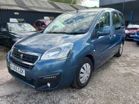 Used Peugeot TePee Active 100 HP (73 kW) 2015 Blue MPV