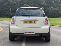 Used Mini Cooper Hatch 122 HP (89 kW) 2013 White Hatchback