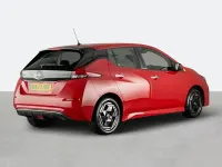 Usado Nissan Leaf Acenta 110 kW (150 HP) 2023 Vermelho Citadino