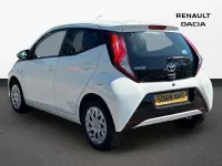 Used Toyota Aygo X-play 72 HP (52 kW) 2019 White Hatchback