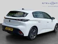Used Peugeot 308 Active Premium 129 HP (94 kW) 2022 White Hatchback