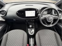 Used Toyota Aygo X 72 HP (52 kW) 2024 White SUV