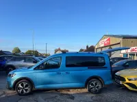 Used Ford Grand Tourneo Connect Active 122 HP (89 kW) 2023 Blue MPV