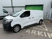 Used Vauxhall Vivaro S 100 HP (73 kW) 2020 White MPV